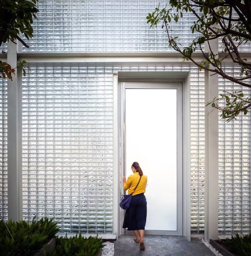 Gạch kính trong suốt