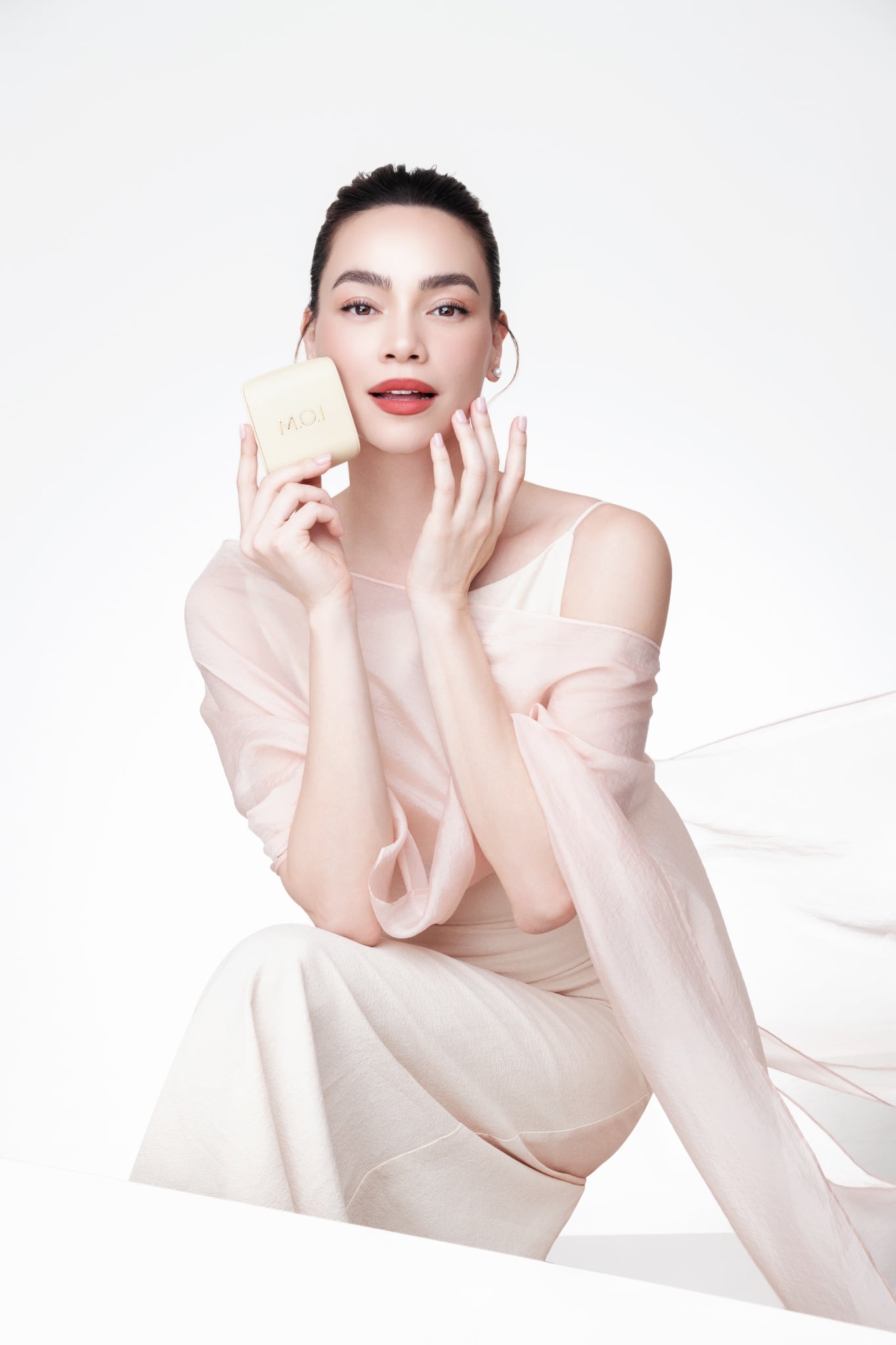 Giám đốc Sáng tạo Hồ Ngọc Hà kiên định với tầm nhìn nâng tầm mỹ phẩm Việt vươn tầm Châu Á