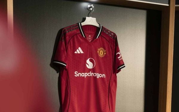 Áo bóng đá Manchester United mùa giải 2025 2026