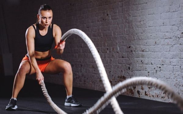 Tập luyện với áo bra thao nữ