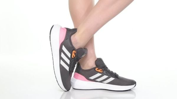 Giày chạy bộ nữ adidas Runfalcon
