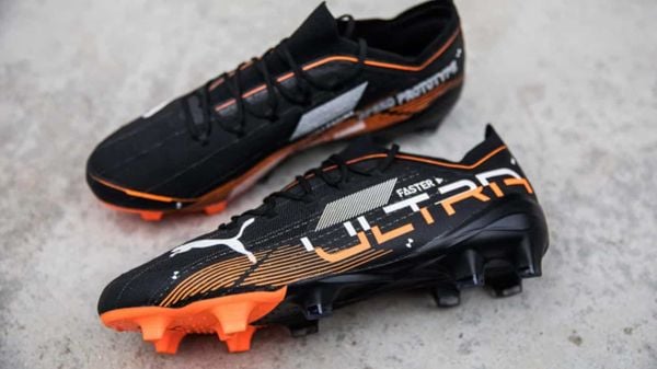 Giày bóng đá nữ Puma Ultra