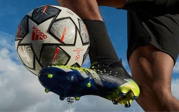 Giày đá bóng nam adidas Predator