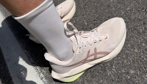 Giày Asics Novablast 6