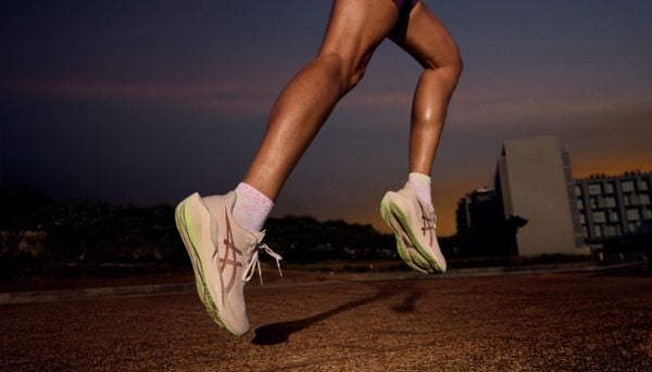 asics nova blast