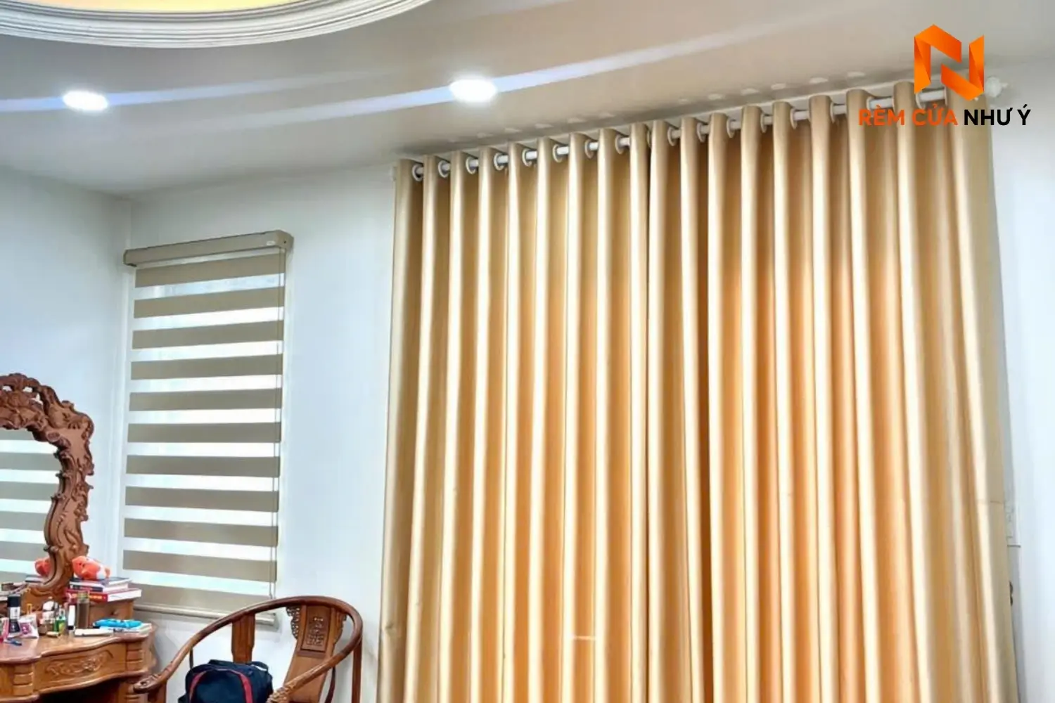 Mẫu rèm vải NY05 dệt dày dặn 3 lớp, giữ phom sóng chuẩn đẹp tạo không gian nghỉ ngơi thư thái cho phòng ngủ.