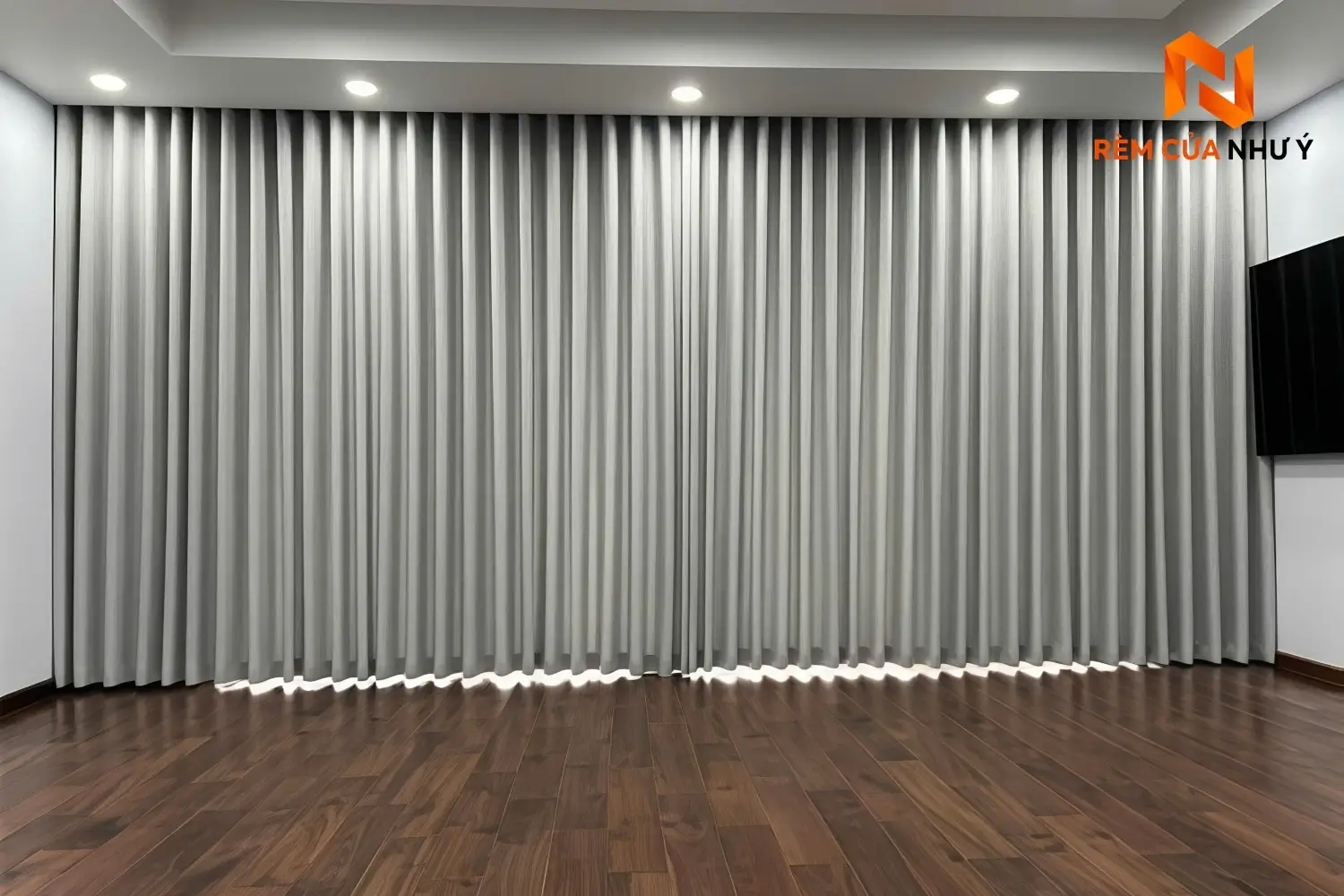 Bề mặt dệt của rèm vải NY09 mềm mịn, dày dặn, chống bám bụi và kháng khuẩn hiệu quả.