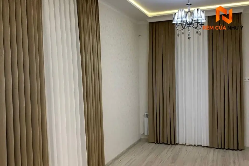 Mẫu rèm vải biệt thự NY09 với thiết kế sang trọng.