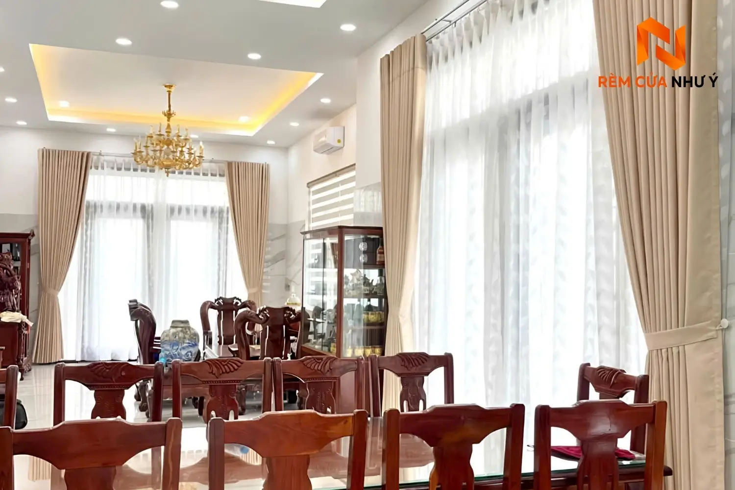 Bề mặt vải voan NY07 mịn màng, có khả năng chống bám bụi và hạn chế nhăn xước hiệu quả.