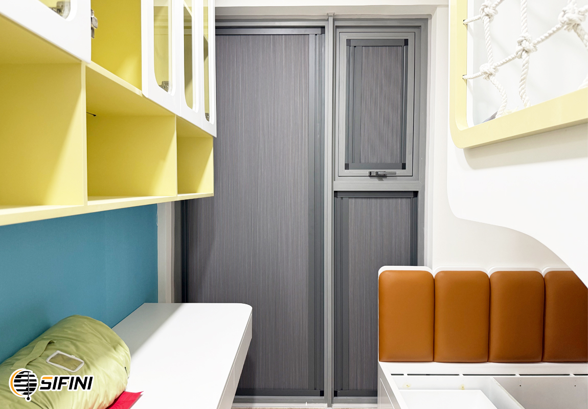 Rèm tổ ong gắn kính