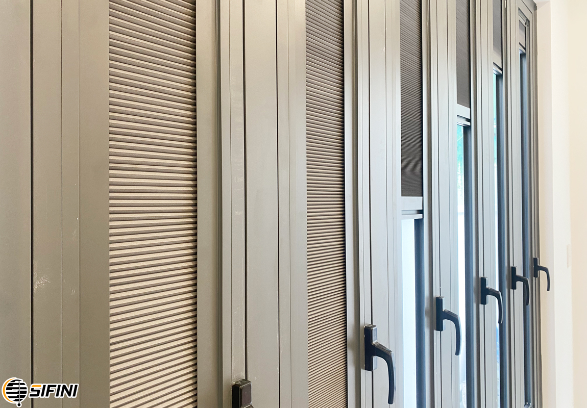 Rèm tổ ong gắn kính