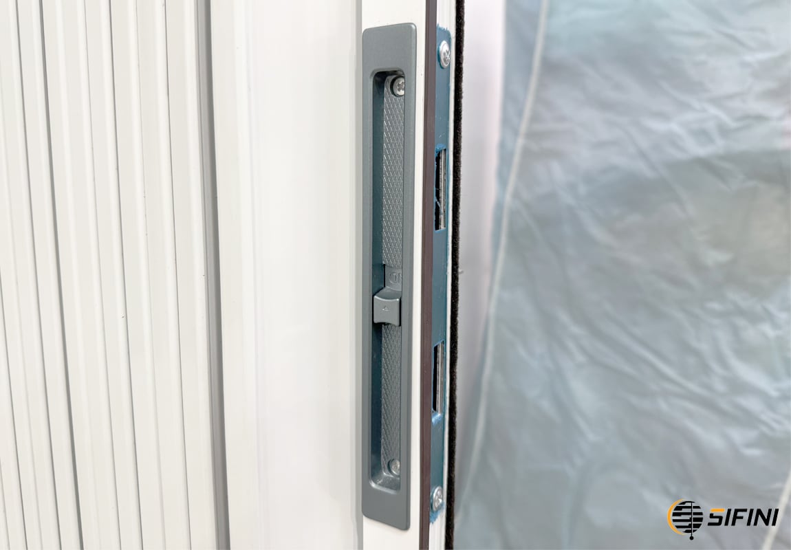 Cửa xếp lá nhôm trắng