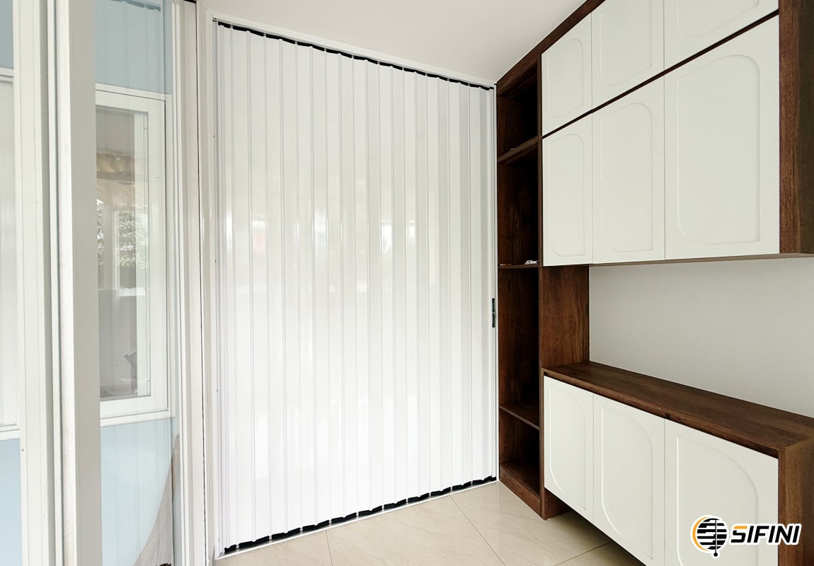 Cửa xếp lá nhôm trắng