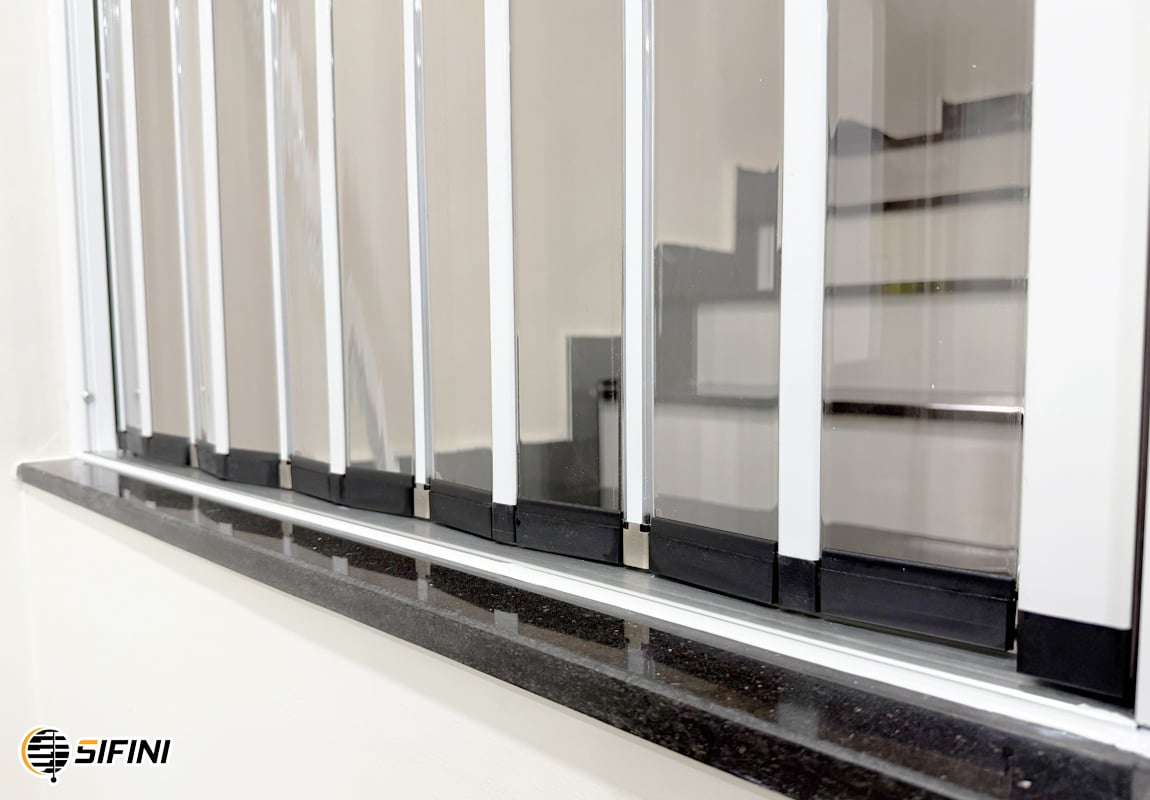 Cửa xếp lá nhựa trong