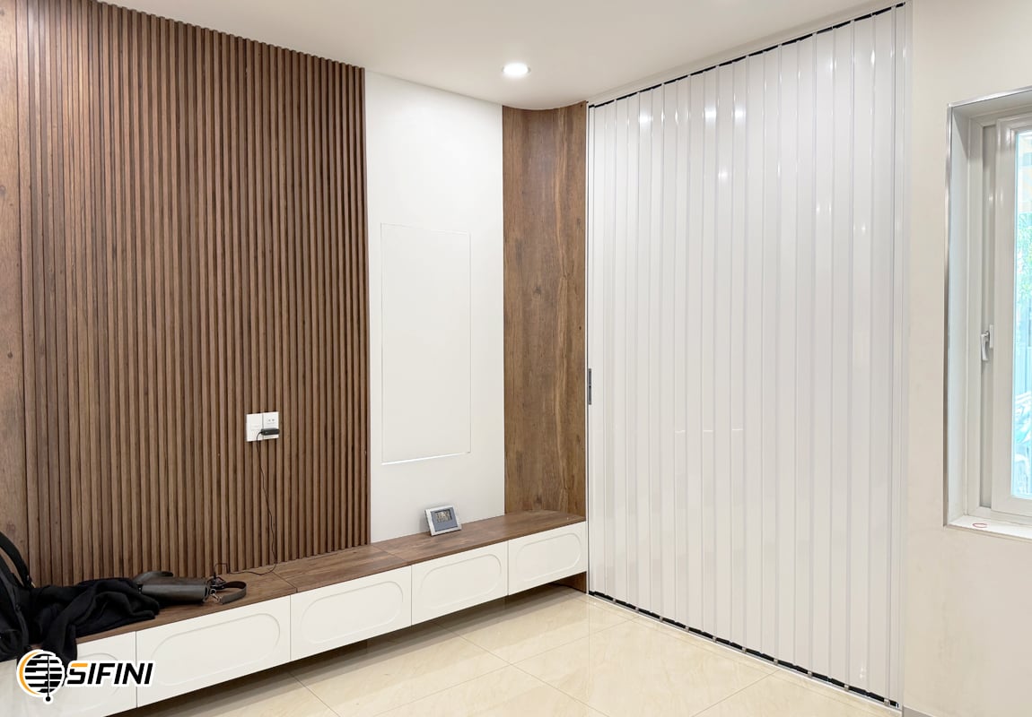 Cửa xếp lá nhôm trắng