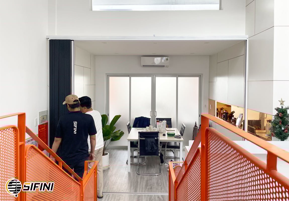 Cửa xếp lá nhựa trà