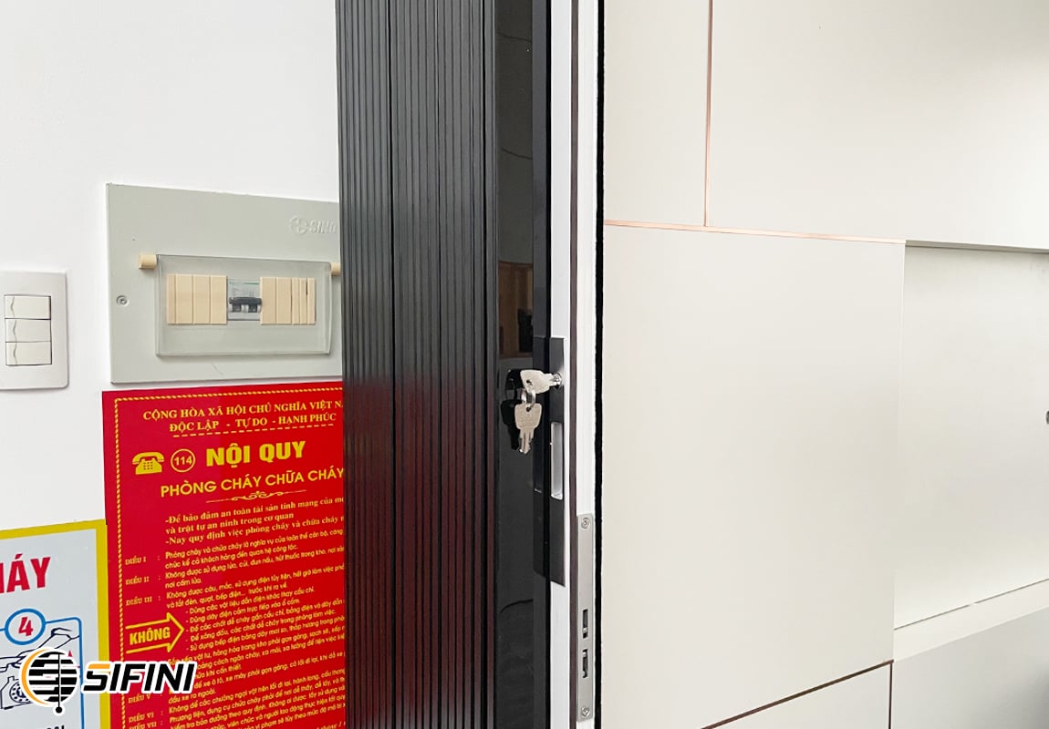 Cửa xếp lá nhựa trà