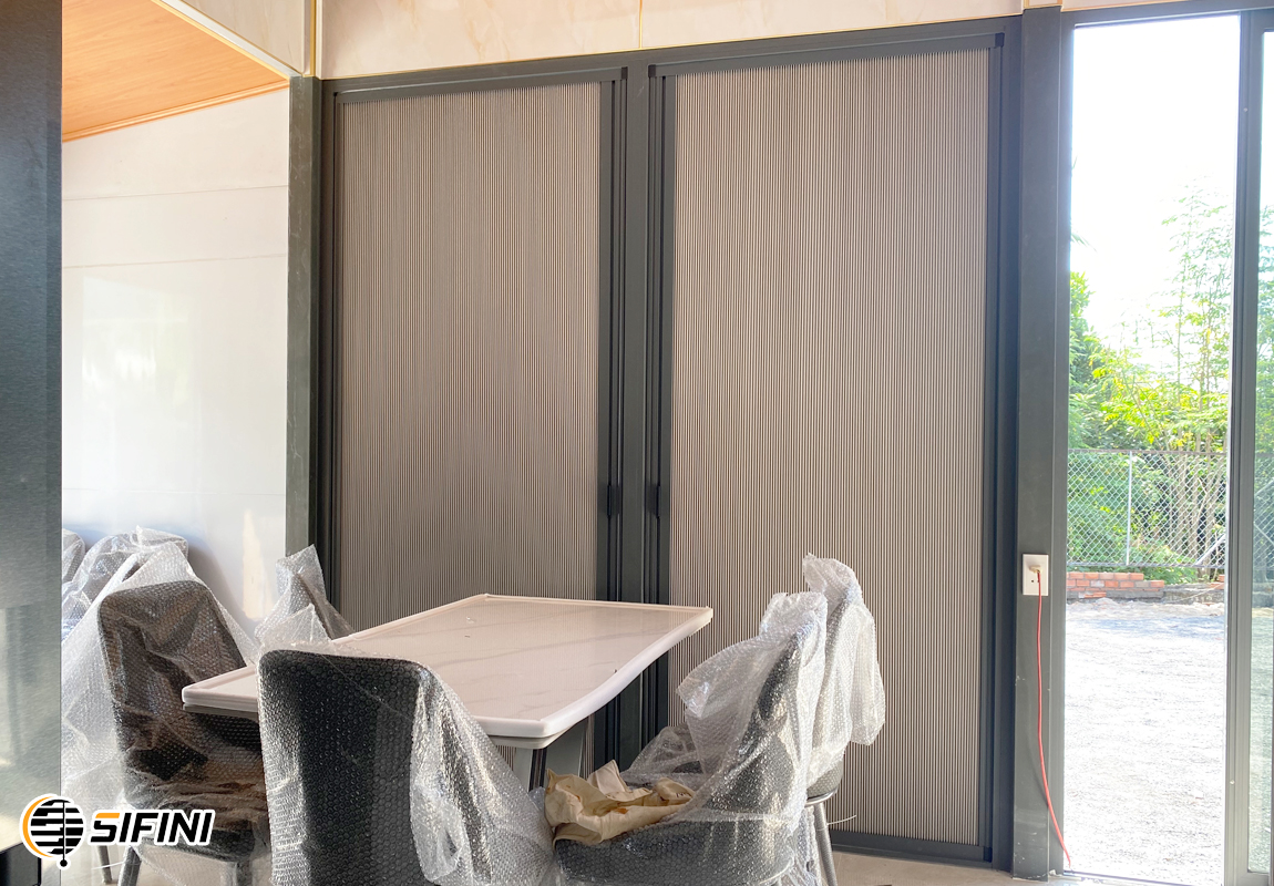 Rèm tổ ong gắn kính