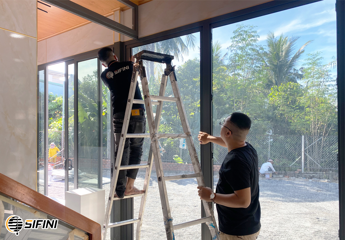 Rèm tổ ong gắn kính