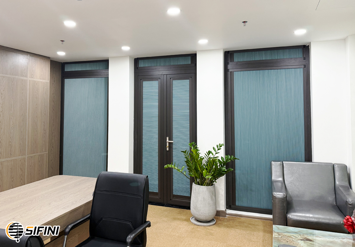 Rèm tổ ong gắn kính