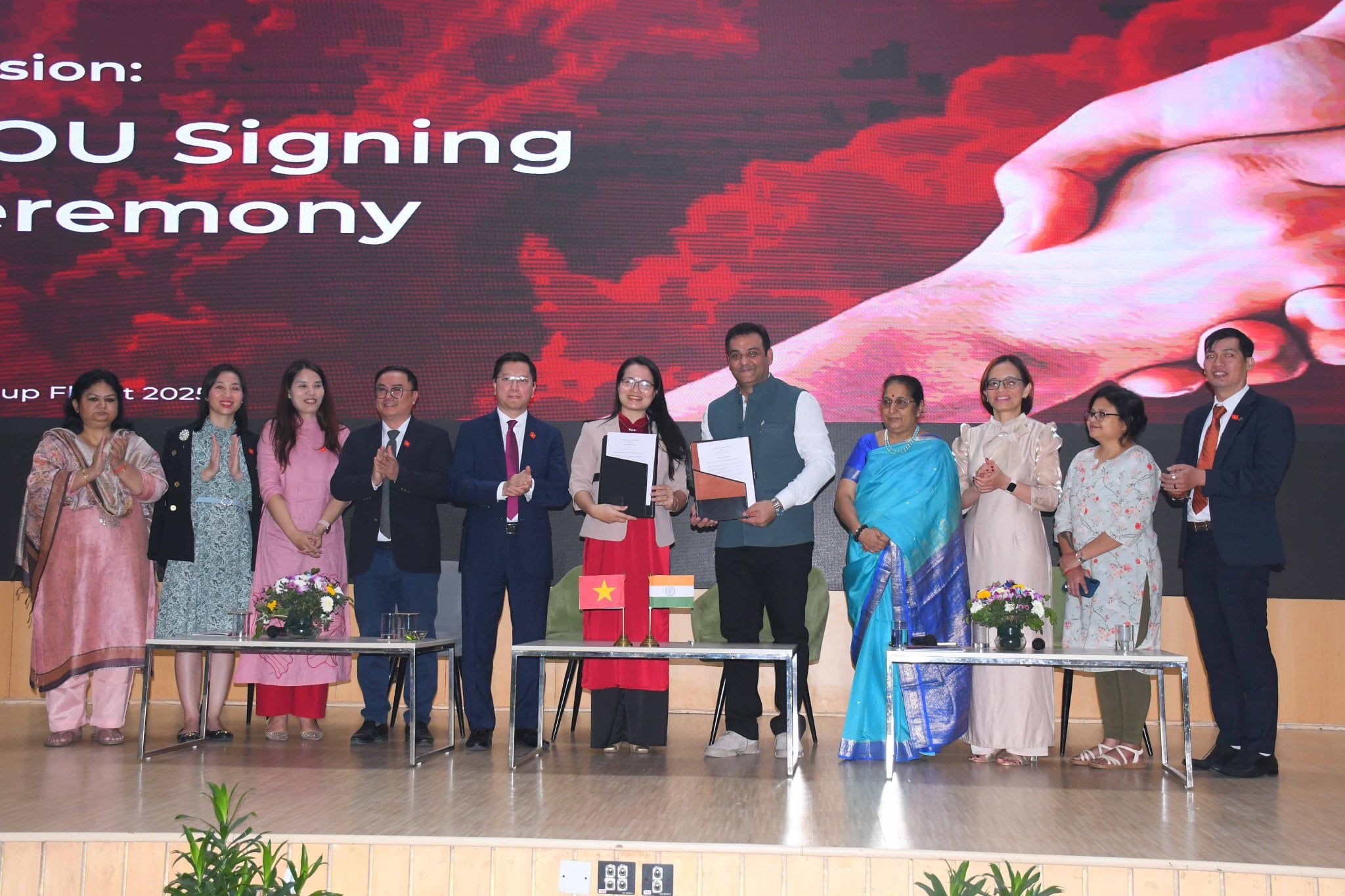 LỄ KÝ KẾT MOU GIỮA SUCCESS ACADEMY VÀ AMITY UNIVERSITY (ẤN ĐỘ)