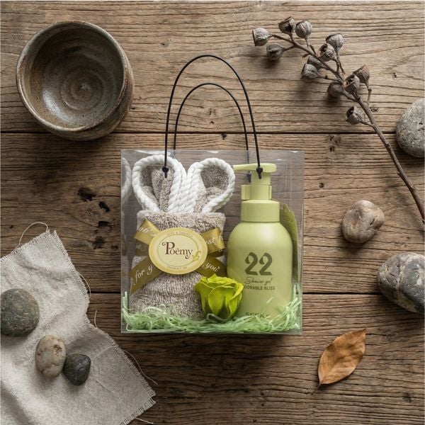 QUÀ TẶNG 8/3 - TRAO YÊU THƯƠNG, GỬI TRỌN TÂM Ý