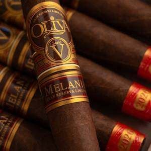 Oliva Serie V Melanio Edición Año 2026 Perfecto ra mắt