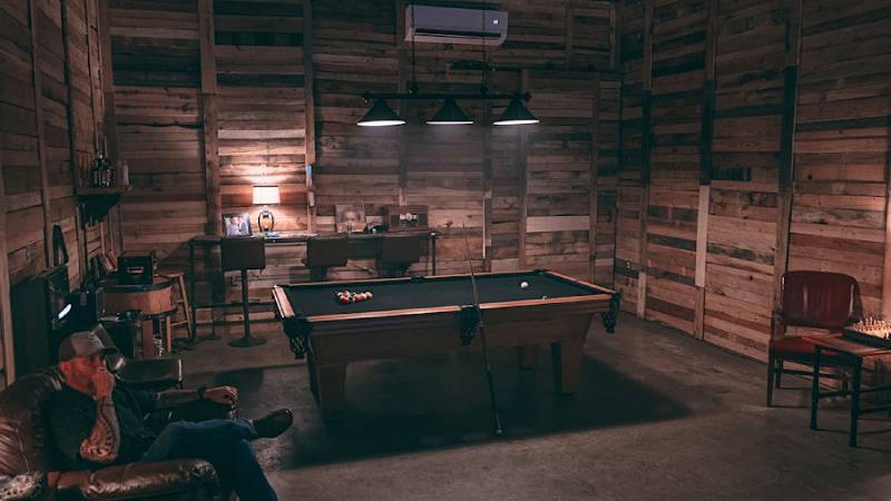 phòng cigar trong phòng gym, cigar lounge bí mật