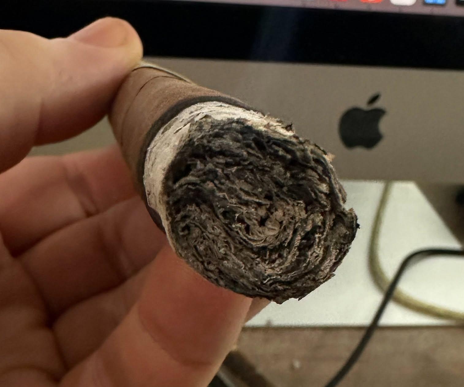cigar tunneling, xì gà cháy không đều, lỗi cháy xì gà, xì gà cháy phễu có cứu được không
