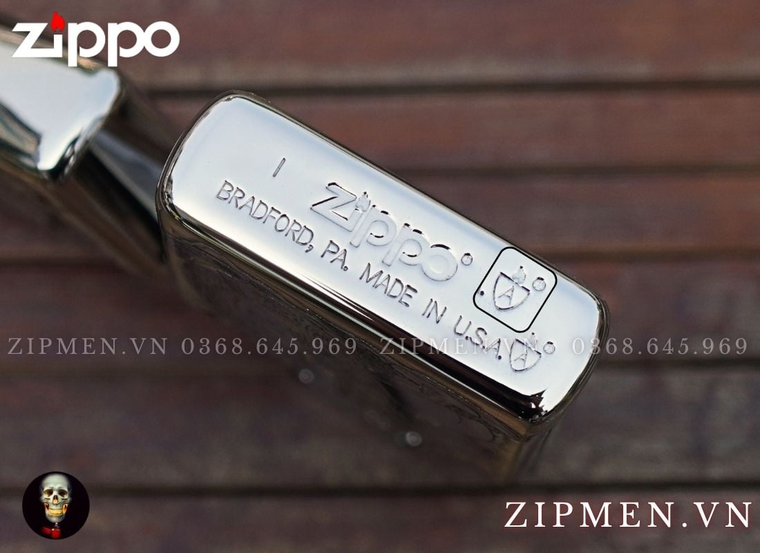 Zippo armor khắc nổi hình Geisha cầm kiếm Katana trắng bóng
