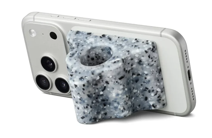 Apple ra mắt giá đỡ iPhone giá gần 70 đô la