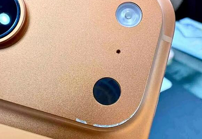 Apple giải thích về vết trầy trên iPhone 17