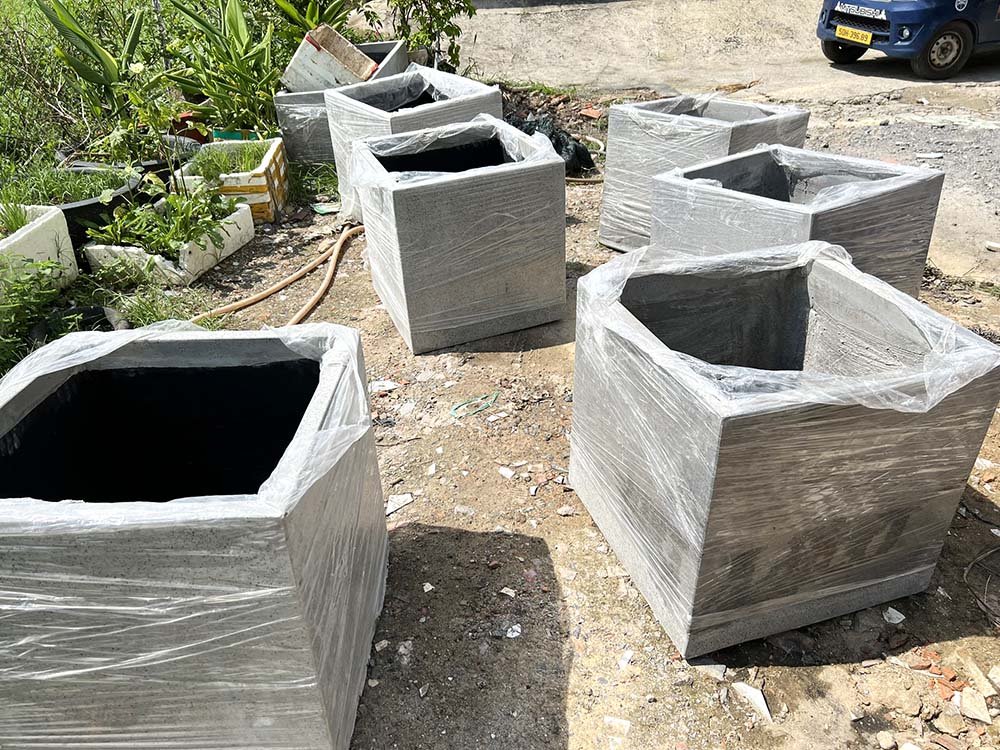 chậu xi măng đá mài vuông lớn