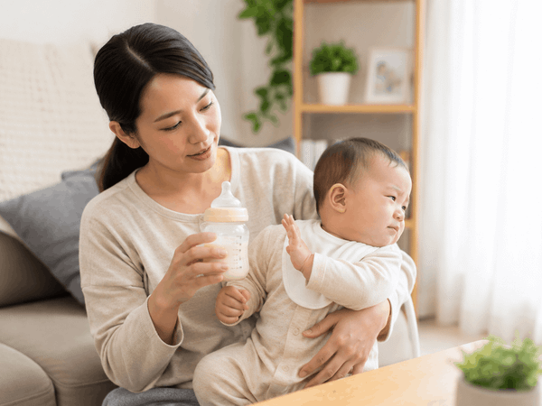 Bé Không Chịu Uống Sữa Công Thức: 5 Nguyên Nhân & Cách Xử Lý