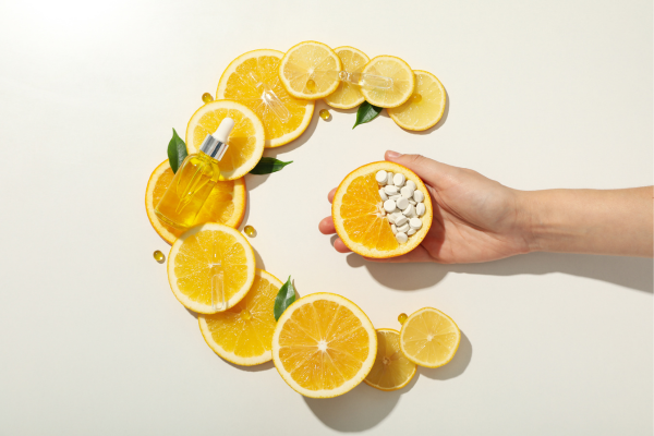 Dùng Vitamin C Vào Buổi Sáng Trong Routine Skincare Có Tác Dụng Gì?