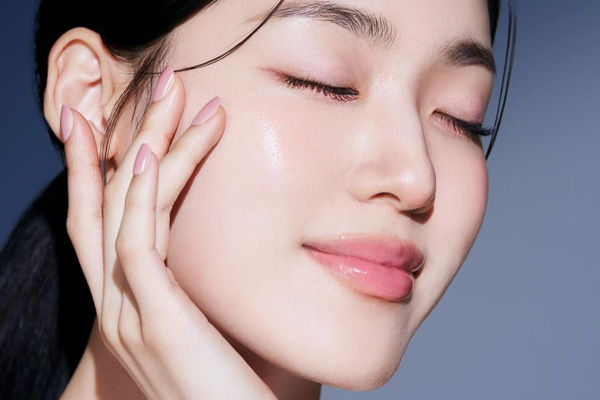Chăm sóc da mùa hanh khô: Giữ ẩm bao nhiêu là đủ?