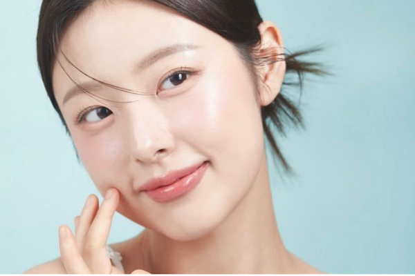 Mặt Đổ Dầu Nhiều Hơn Bình Thường Là Vì Sao? 4 Thủ Phạm Có Thể Đang Ở Ngay Trong Routine