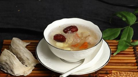 Yến Sào Đắt Đỏ Như Vậy – Liệu Có Thật Sự Xứng Đáng? Sự Thật Về Giá Trị Dinh Dưỡng Của Yến Sào