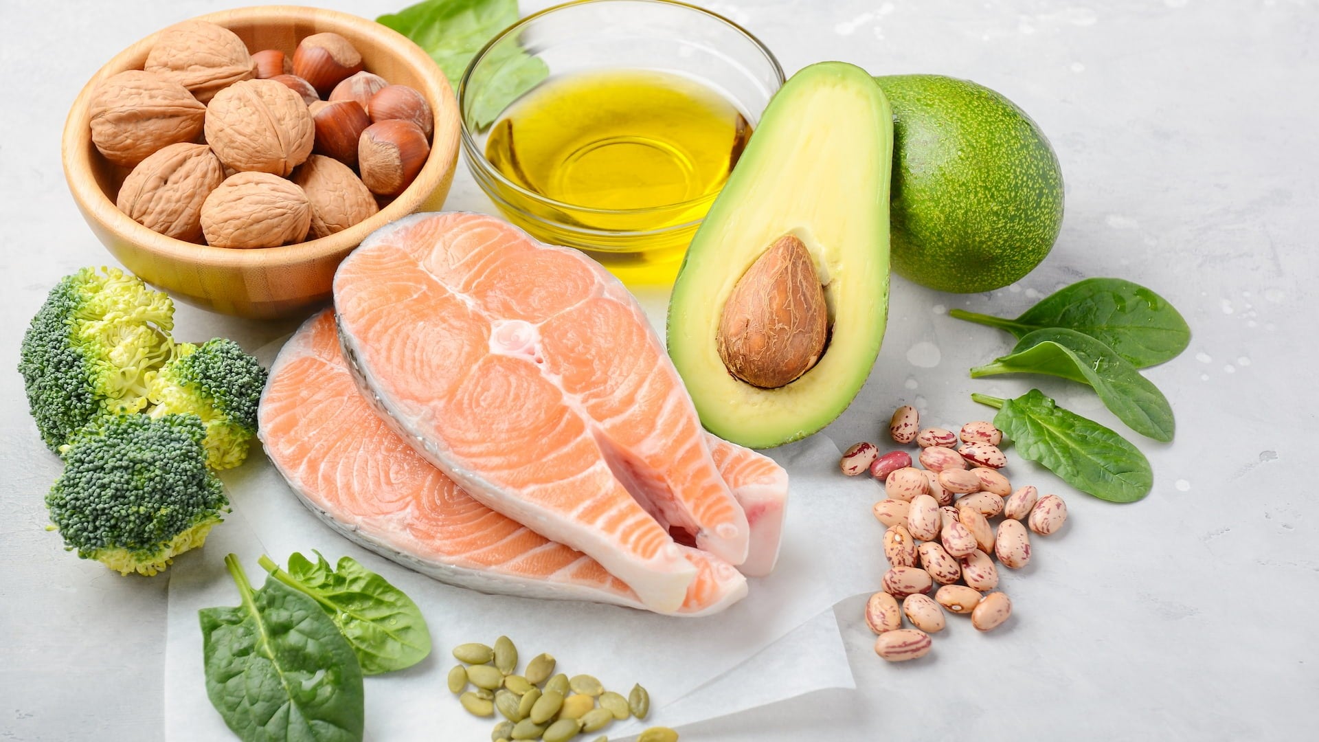 Ngủ Đủ Giấc Mà Vẫn Mệt? Rất Có Thể Bạn Đang Thiếu 3 Loại Vitamin Này