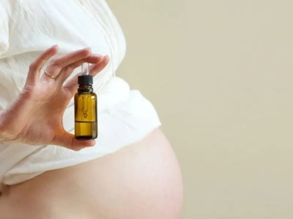 Vì Sao Mẹ Bầu Không Nên Dùng Thuốc Xịt Muỗi Hóa Học? Giải Pháp An Toàn Từ Thiên Nhiên