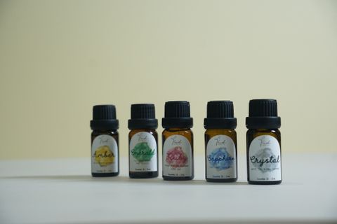 Tinh Dầu Trị Liệu: Chìa Khóa Mở Cánh Cửa Sức Khỏe Tinh Thần Và Thể Chất