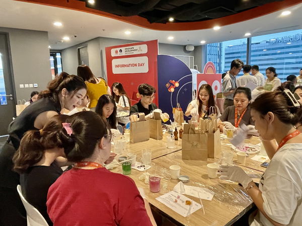 Workshop Làm Nến Thơm Cho Công Ty: Giải Pháp Gắn Kết Nhân Sự Và Trị Liệu Tinh Thần Đẳng Cấp