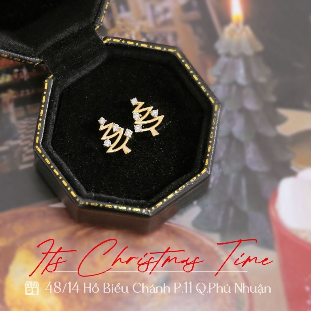 Hoa tai hình cây thông noel