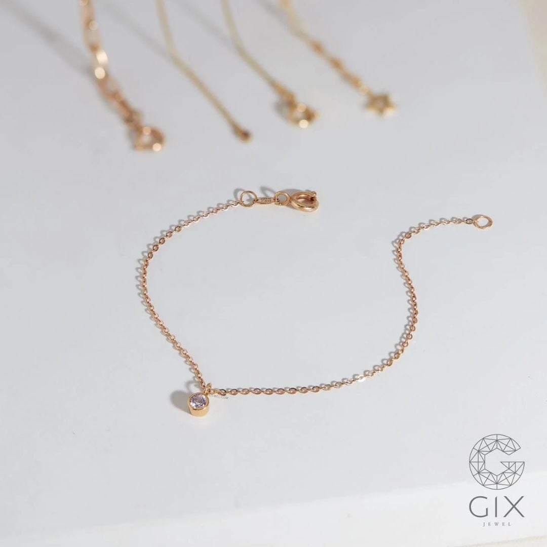 Mẫu lắc tay dây mảnh thanh thoát, dễ phối trang phục công sở