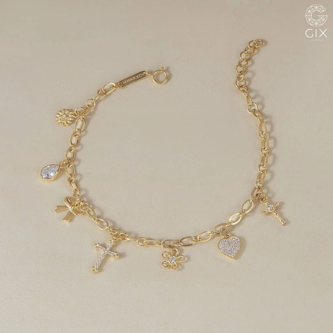 Mẫu lắc tay xích gắn charm cá nhân hóa theo yêu cầu riêng