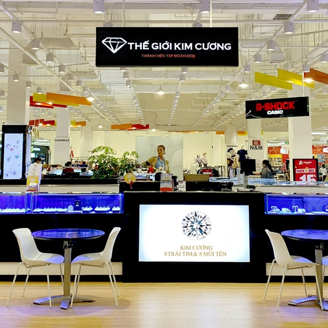 Khu trưng bày trang sức cao cấp của Thế Giới Kim Cương