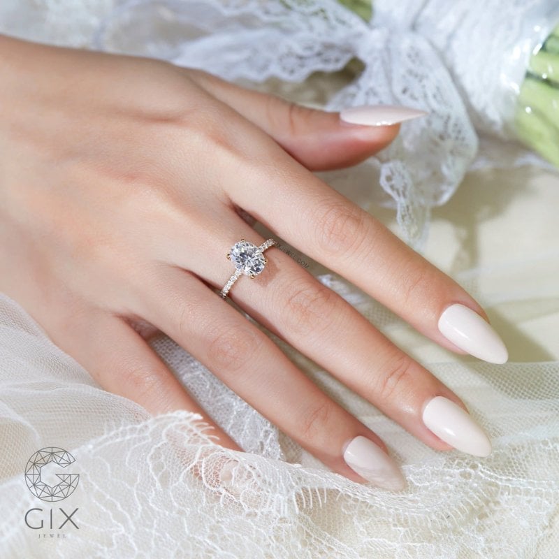 Nhẫn Cầu Hôn Oval Dream tạo điểm nhấn khi nhìn nghiêng