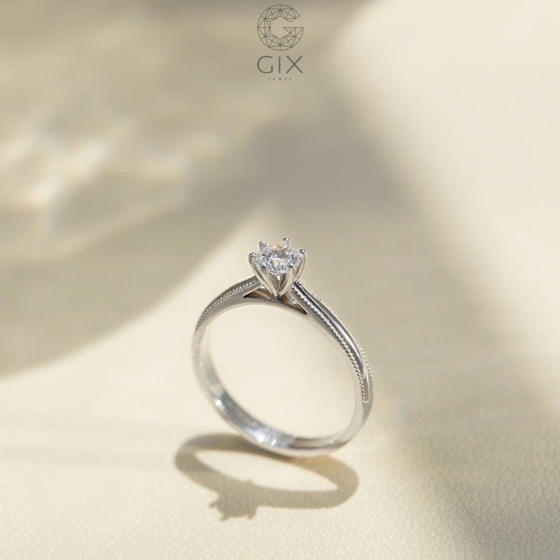 Nhẫn Cầu Hôn Oval Solitaire tối giản, tôn trọn vẹn hình dáng viên đá chủ