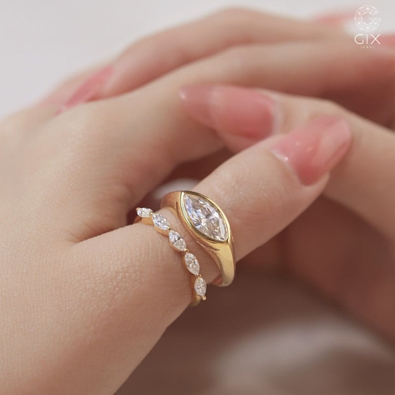 (Mẫu Luna Marquise mang phong cách hiện đại, bắt sáng theo chuyển động tay)