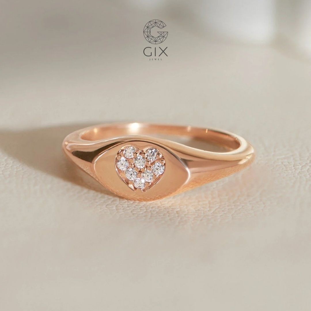 Nhẫn signet đính đá Moissanite lấp lánh